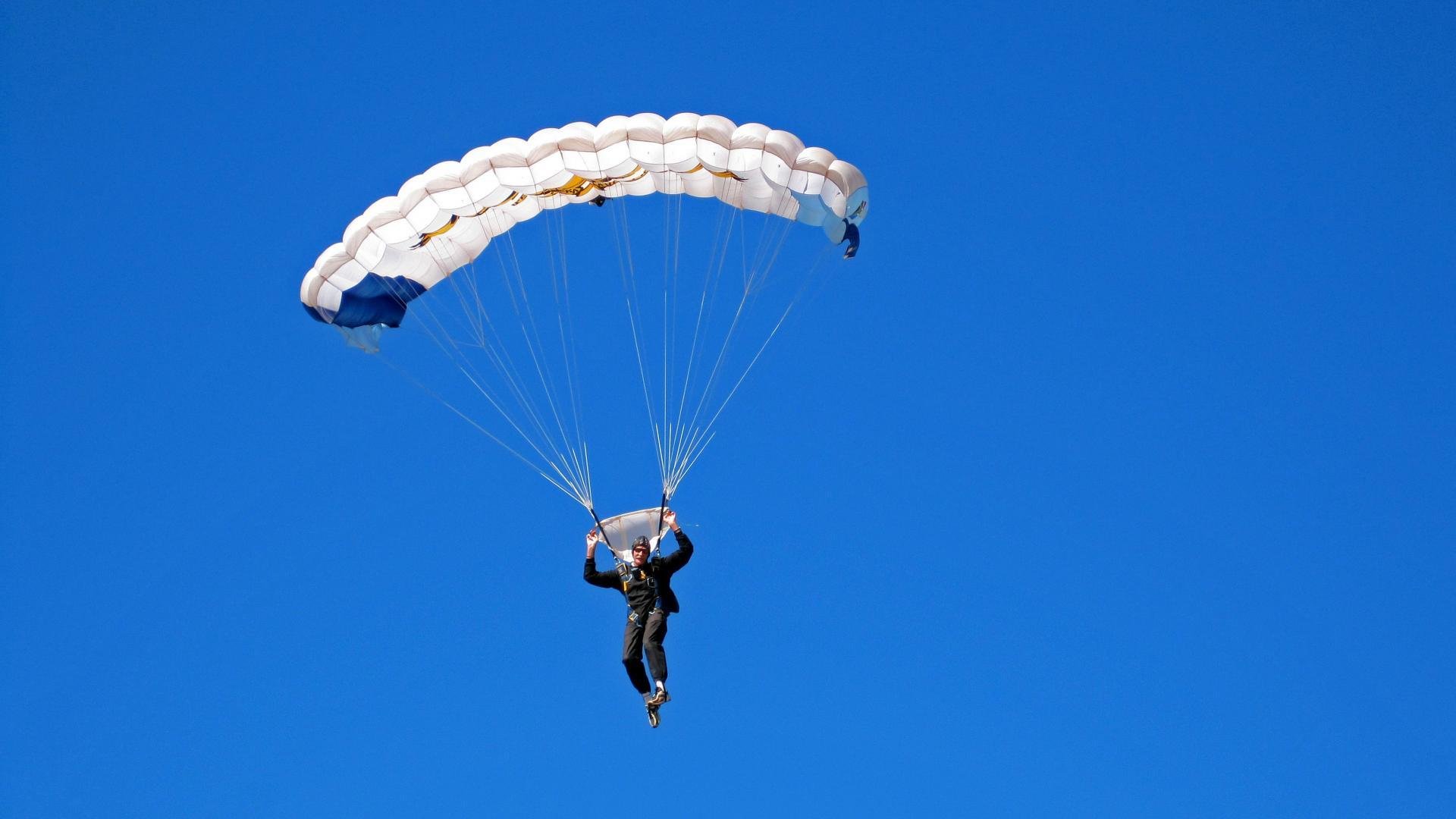 AYX体育官网-法国足球联赛局势扑朔迷离，悬念一触即发，法国足球联赛叫什么