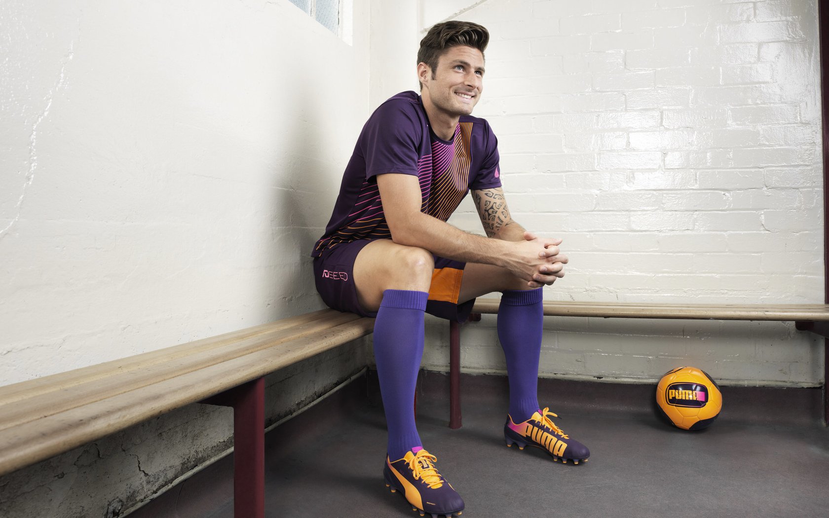 爱游戏下载-队内气氛融洽，团结奋战迎接挑战，团结队队呼