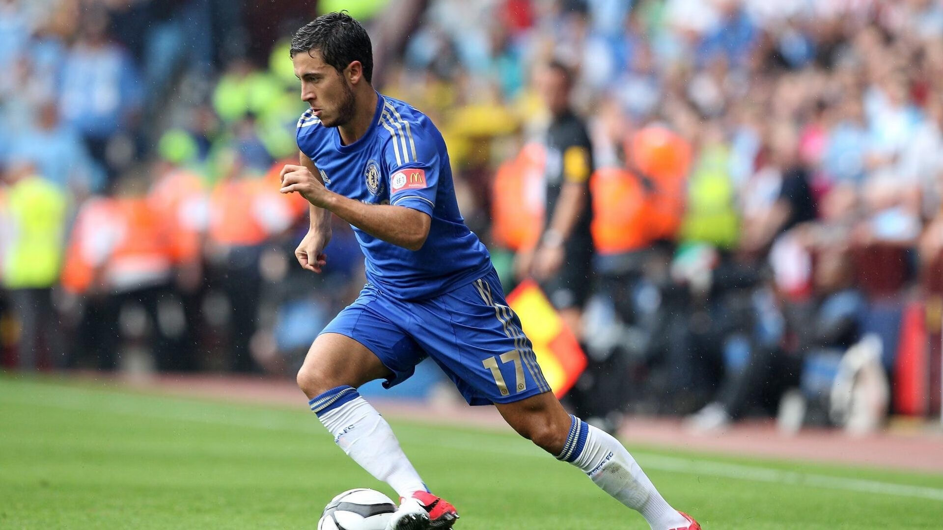 五大联赛球队助攻构成比例是否趋向边路主导,五大联赛历史进球助攻榜